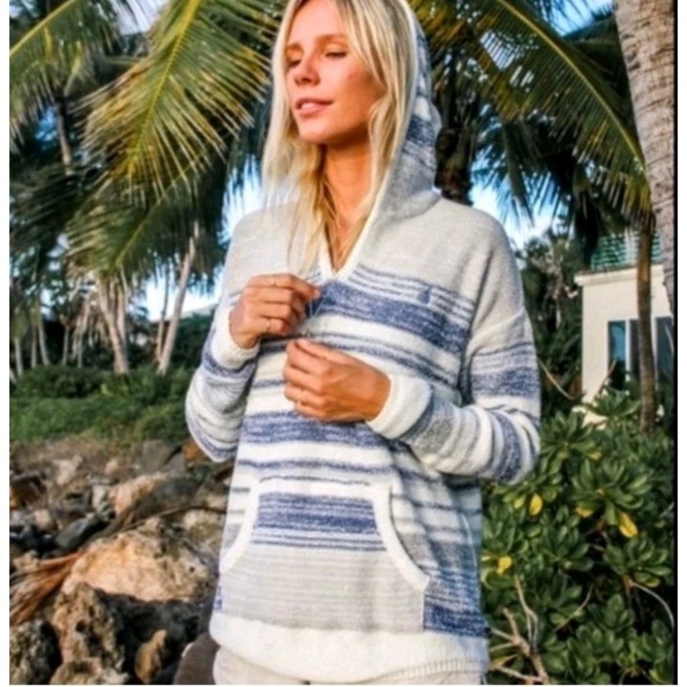 LIRA Baja Pina Sweater Top Hoodie Womens Med Boho Surfer Beachy Coastal Poncho